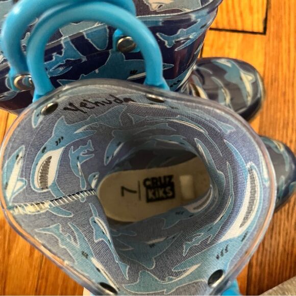 Cruz Kiks Blue Shark Rubber Rainboots Size 7 - Picture 6 of 7